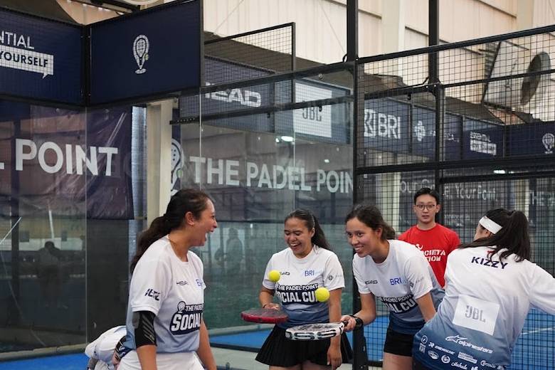 Players celebrating a point at The Padel Point